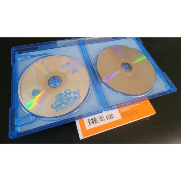 Ready Player One by Ernest Cline, Movie and Book Bundle, Excellent Condition - Picture 3 of 5